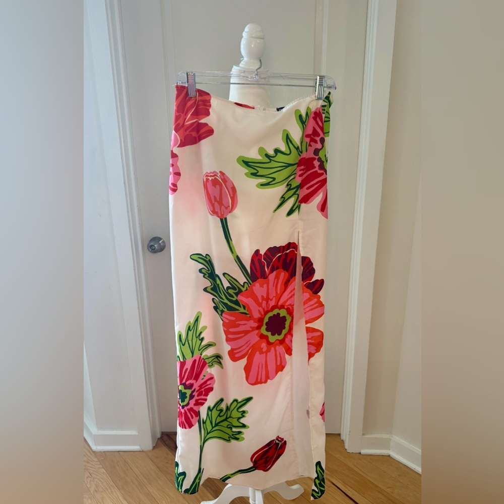 NWT PrettyLittleThing Floral Thigh High Split Maxi Skirt – UK 10 (US 6) - Picture 3 of 5